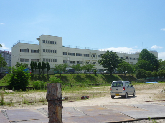 【広島市東区戸坂大上のマンションの小学校】