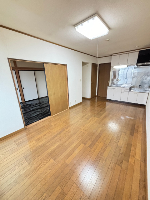ルミエールIIA棟の居間写真