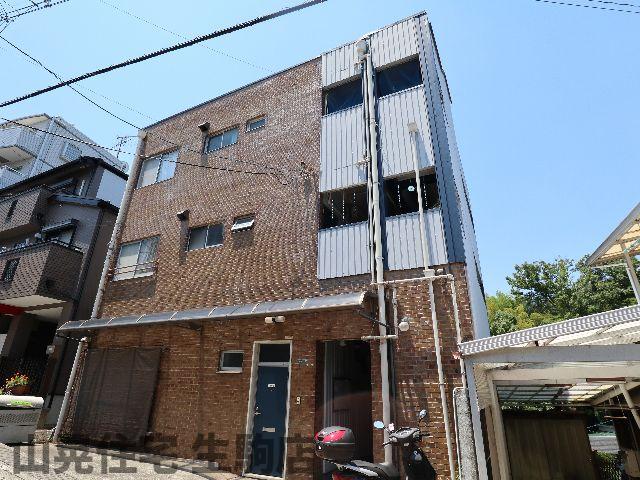 【生駒市山崎新町のマンションの建物外観】