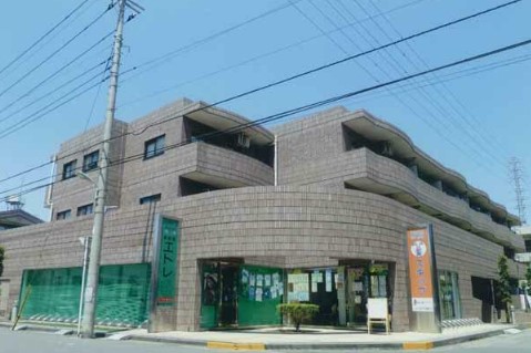 東川口ガーデンプラザ参番館の建物外観