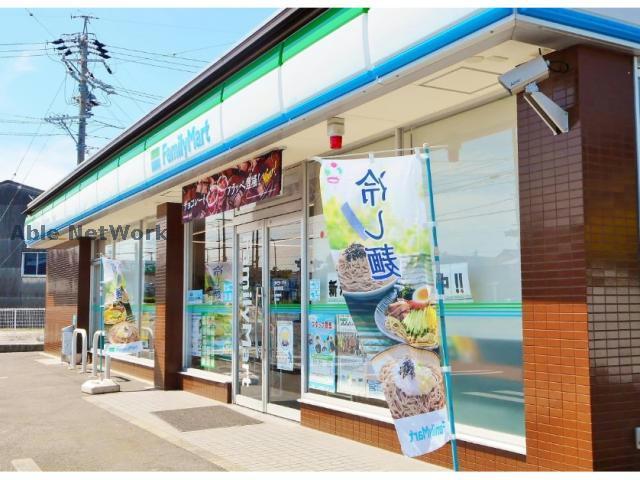 【高浜市芳川町のアパートのコンビニ】