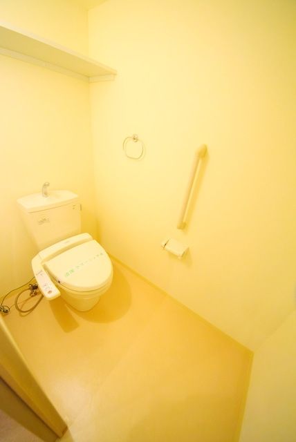【横浜市西区みなとみらいのマンションのトイレ】