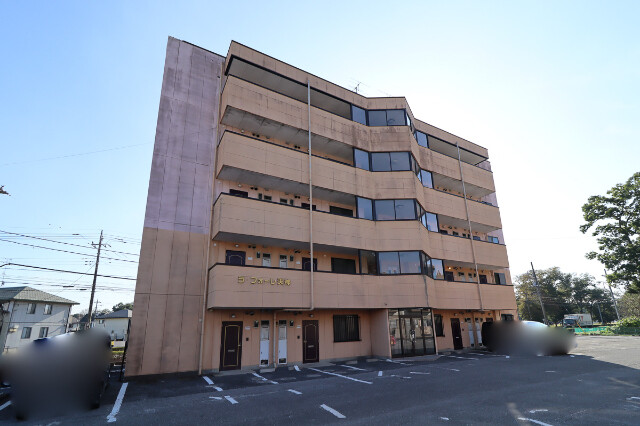 【栃木市大平町西野田のマンションの建物外観】