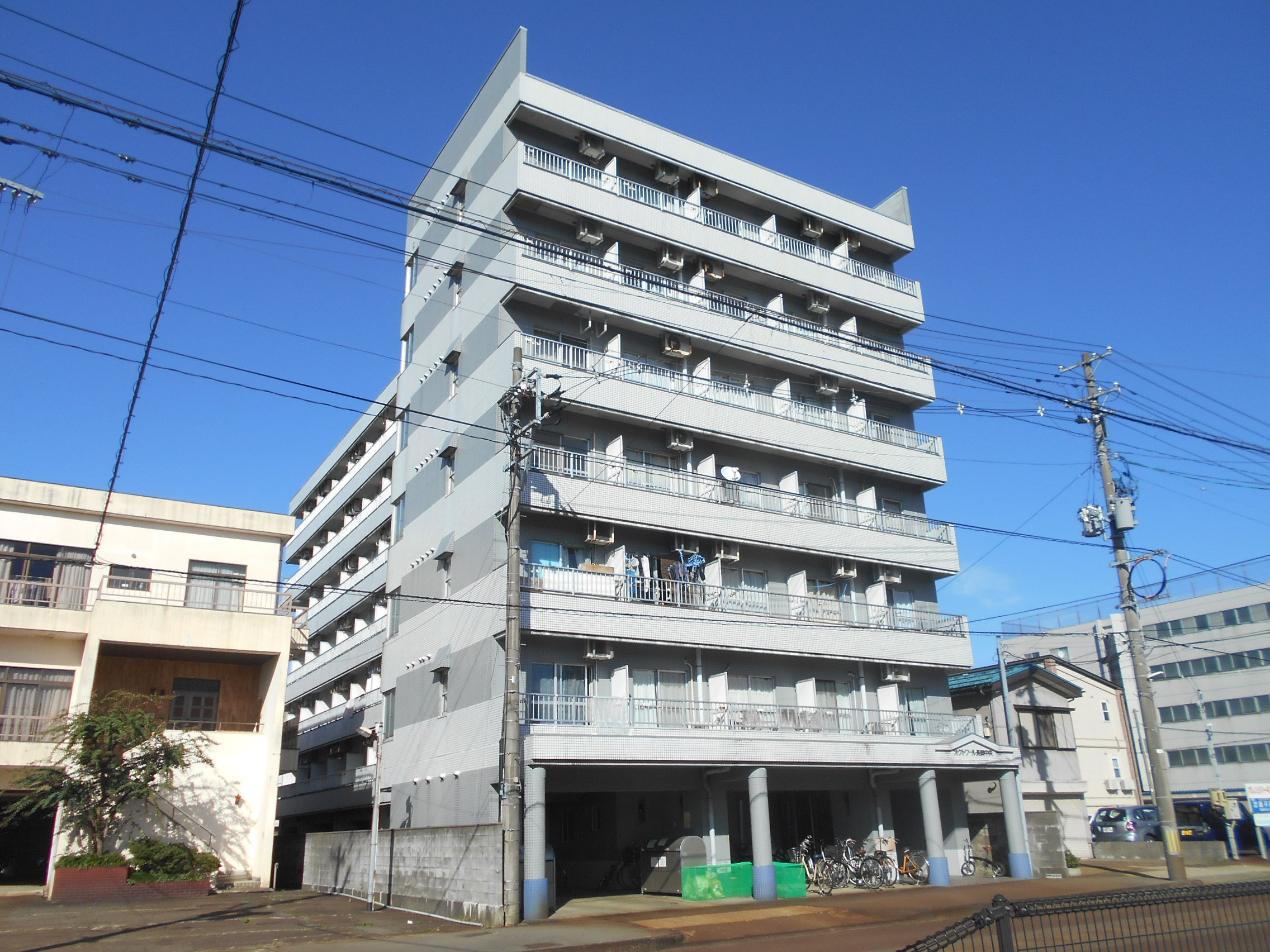 オクトワール長岡中央の建物外観