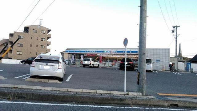 【豊田市平和町のマンションのコンビニ】