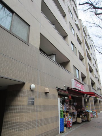 渋谷区広尾のマンションの建物外観