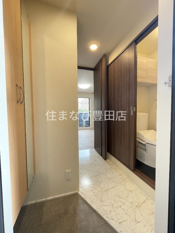 玄関　同型別部屋写真