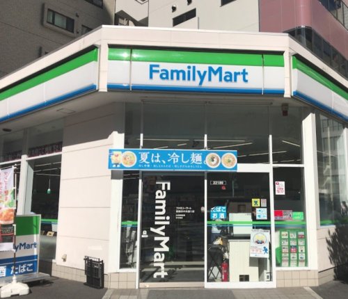 コンビニ　ファミリーマート 新横浜中央通り店（コンビニ）まで291m