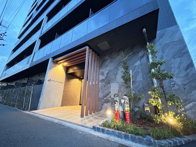 【町田市中町のマンションの建物外観】