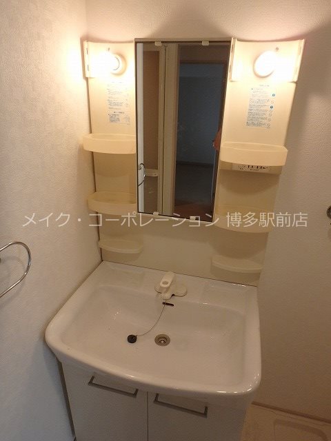 【福岡市博多区奈良屋町のマンションの洗面設備】