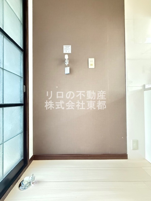 その他　洗濯機置き場は室内にあるので雨に濡れる心配はありません。