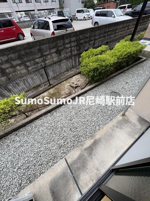 バルコニー　バルコニーからの眺めを楽しみながら食事をしませんか