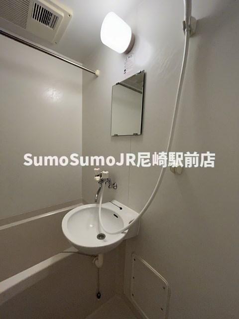 洗面設備　コンパクトで使いやすい洗面所