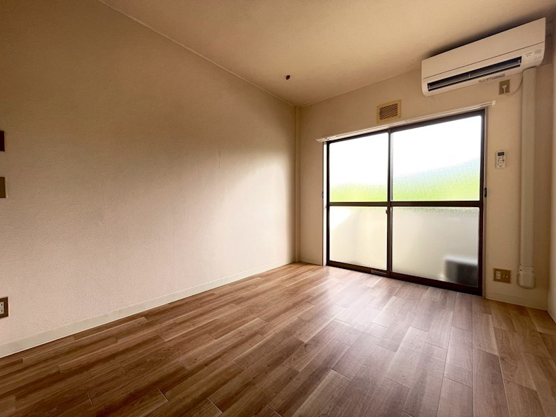 居室・リビング　南向きの明るいお部屋です。