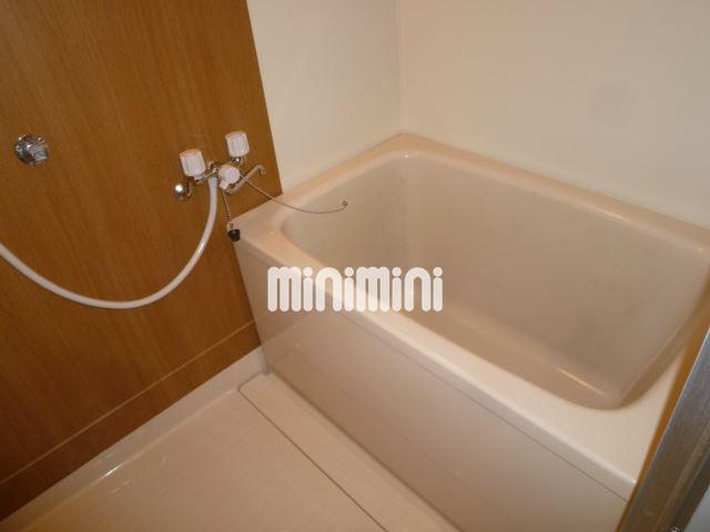 バス・シャワールーム　お洒落なアクセントボード