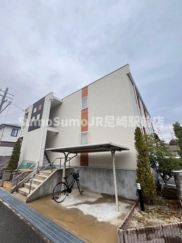 建物外観　落ち着いた雰囲気の外観です