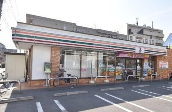 コンビニ　セブンイレブン大田区新蒲田3丁目店（コンビニ）まで338m
