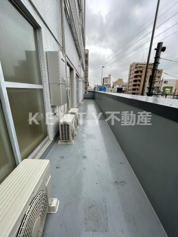 バルコニー　広々としたバルコニーです