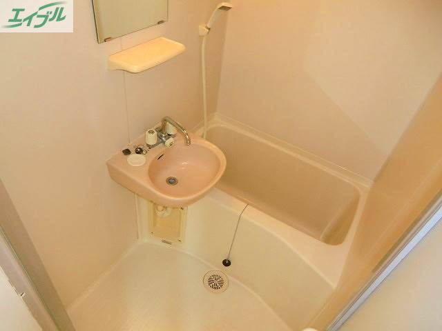 バス・シャワールーム　バス