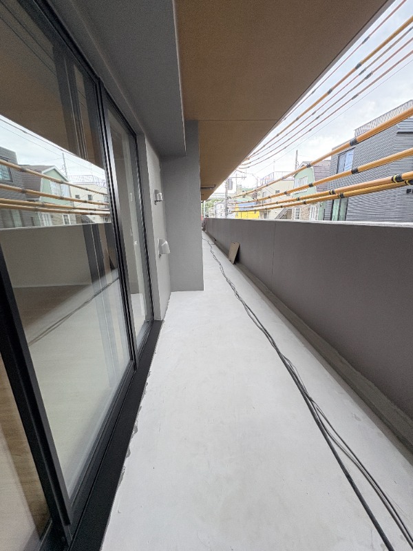 バルコニー　写真は２０２号室のもの