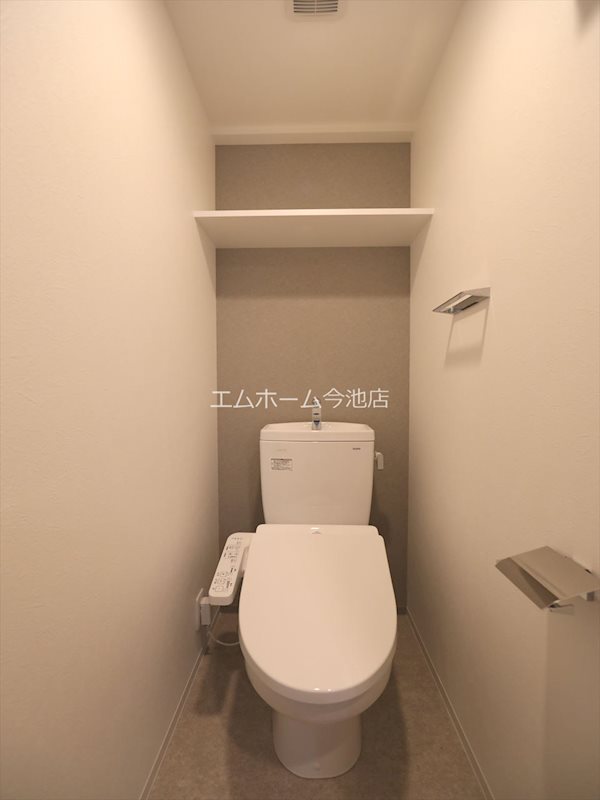 トイレ　温水洗浄便座付トイレ