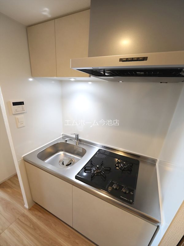 キッチン　システムキッチン（ガス2口コンロ付）