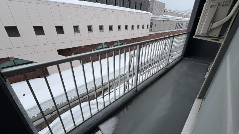 バルコニー　広々バルコニー