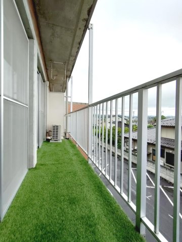 バルコニー　ベランダ(人工芝設置)