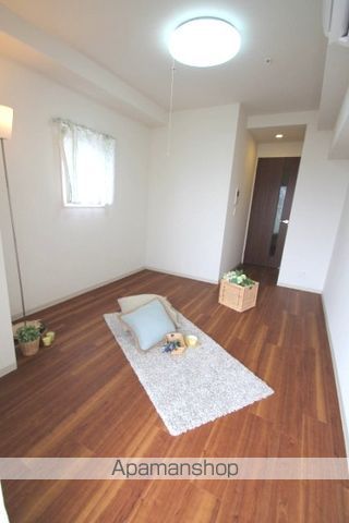 1K Mansion in Chuo-ku, Osaka — photo 3 of 3