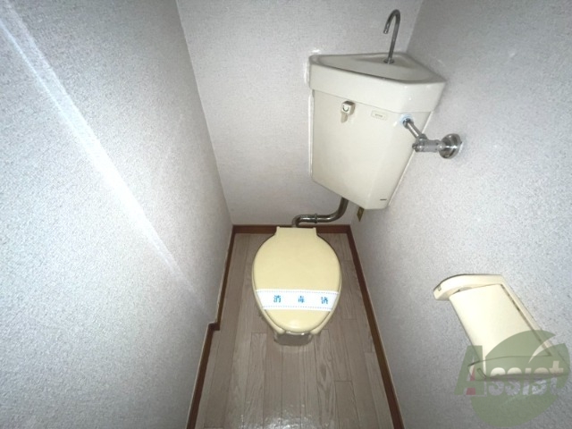 トイレ　トイレはコンパクトサイズで使いやすそうですね。