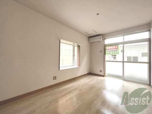 居室・リビング　リビングは７帖で使いやすく風通しも良さそうですね。