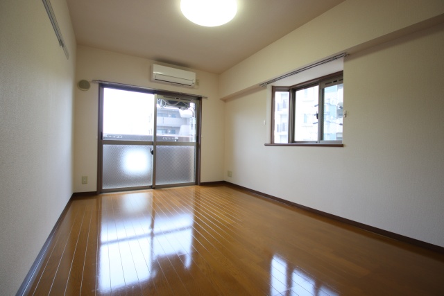 居室・リビング　※別室の参考写真の為、現況優先です。