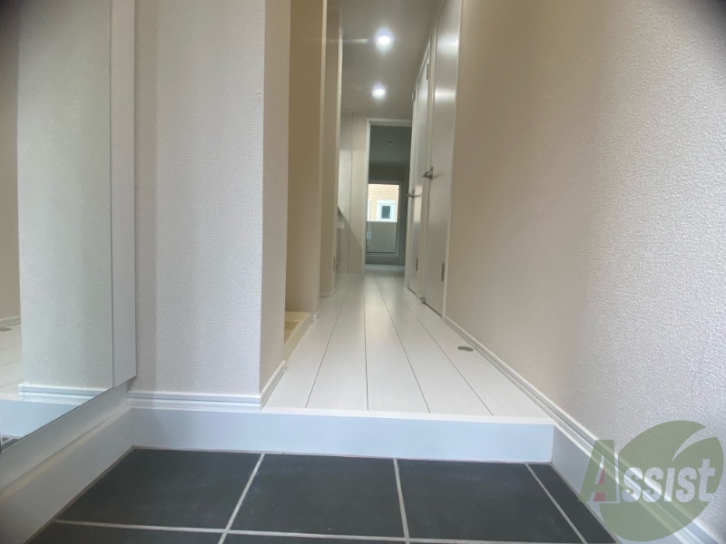 玄関　玄関から撮影しました。広々としていますね。