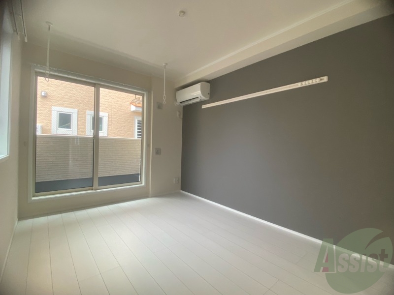 居室・リビング　洋室は６．３帖の洋室です。丁度いい広さですね。