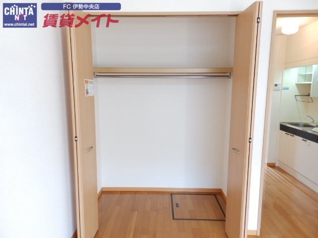 収納　同型参考写真