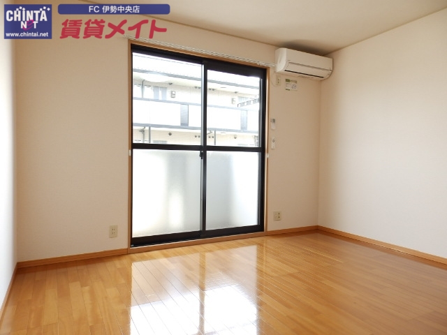 居室・リビング　同型参考写真