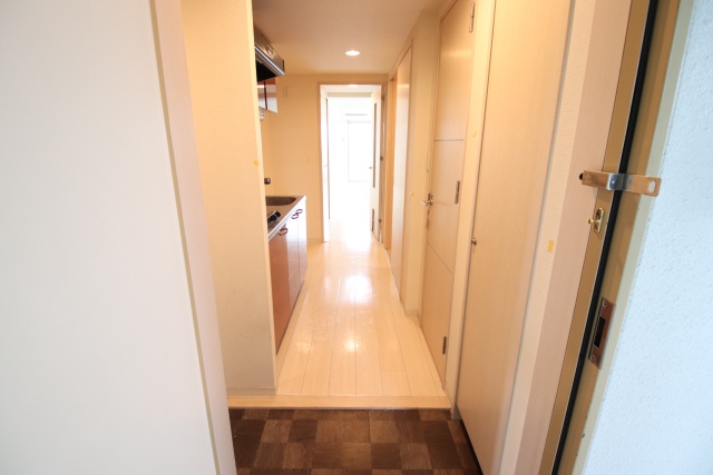 玄関　※別室の参考写真の為、現況優先です。