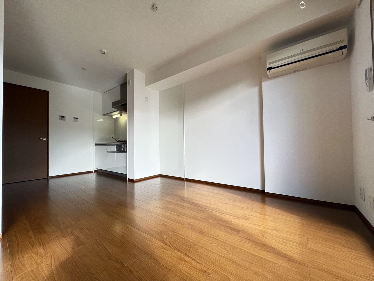 居室・リビング　※同物件、別部屋になります。