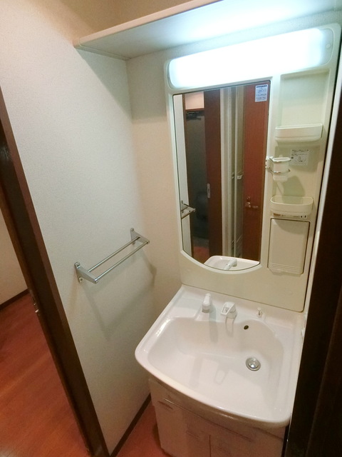 洗面設備　★上部に収納棚あり★※別部屋参考写真