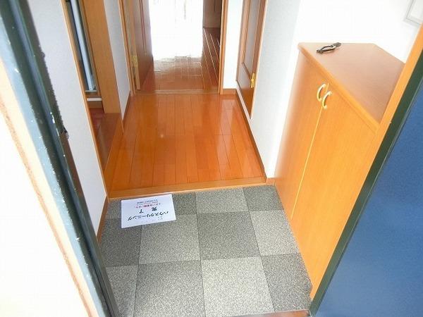 玄関　シューズボックスあり！
