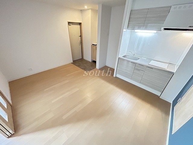 居室・リビング　洗練された清潔感漂う清楚な仕上がり