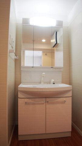 洗面設備　独立洗面台です