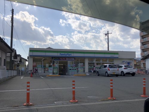 コンビニ　ファミリーマート　楠木店（コンビニ）まで490m