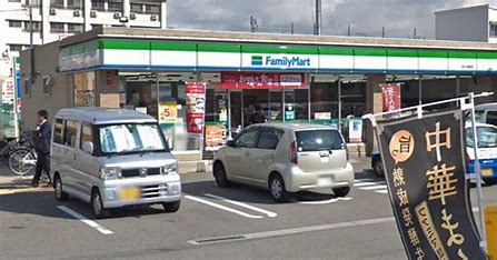 コンビニ　ファミリーマート 加島三丁目店（コンビニ）まで91m