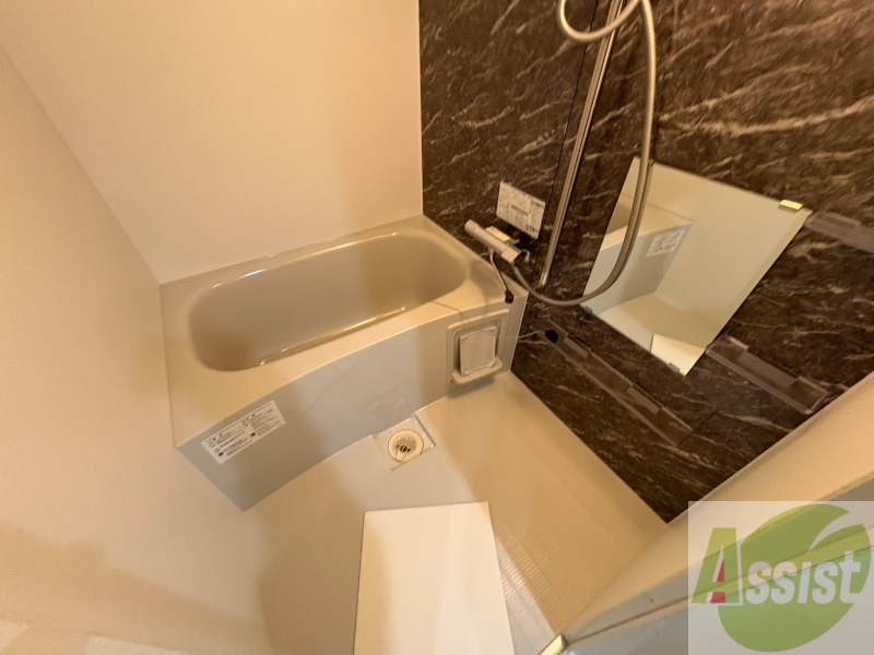 バス・シャワールーム　お風呂になります。一日の疲れを癒してくださいね。