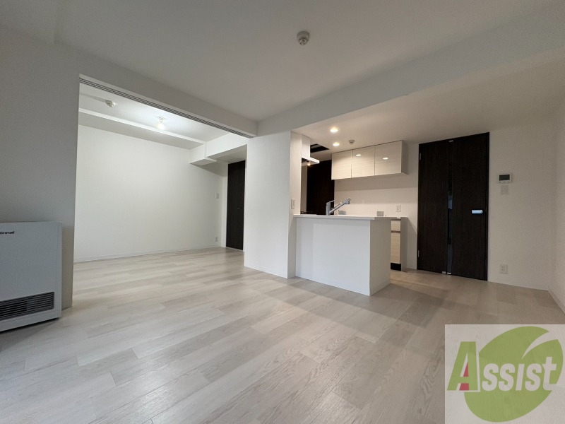 居室・リビング　広くてきれいなリビングです！快適に過ごせそうですね。