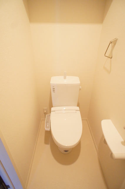 トイレ　人気の洗浄便座付です！清潔感を保てます♪