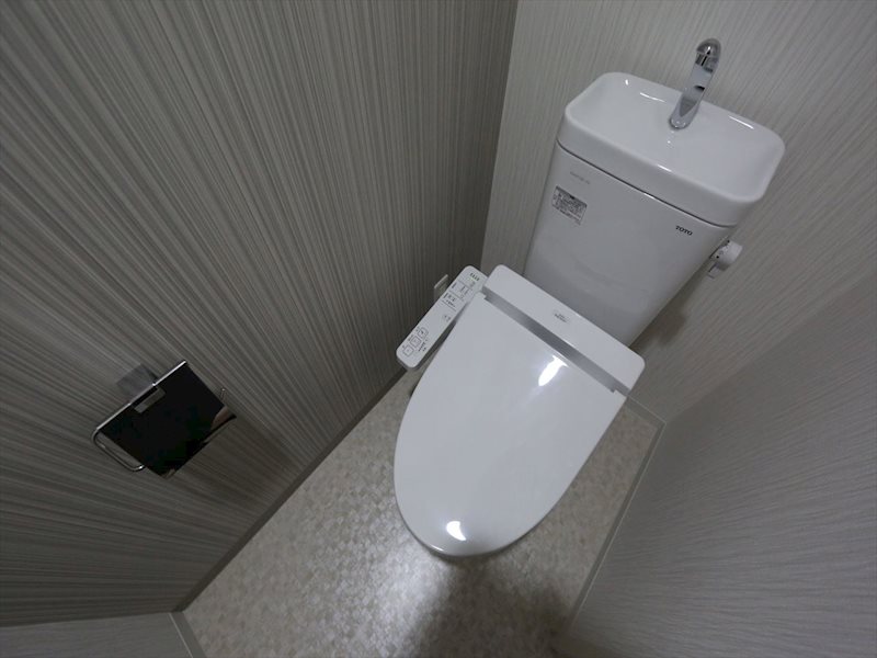 トイレ　温水洗浄暖房便座付トイレ