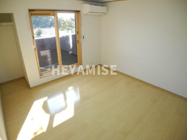 居室・リビング　※室内画像は別号室のもの