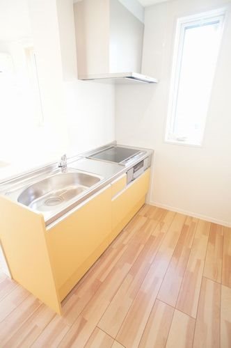 キッチン　システムキッチン（ＩＨ3口コンロ）